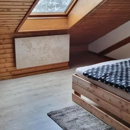 3 Zimmer Dachgeschosswohnung Appartement *