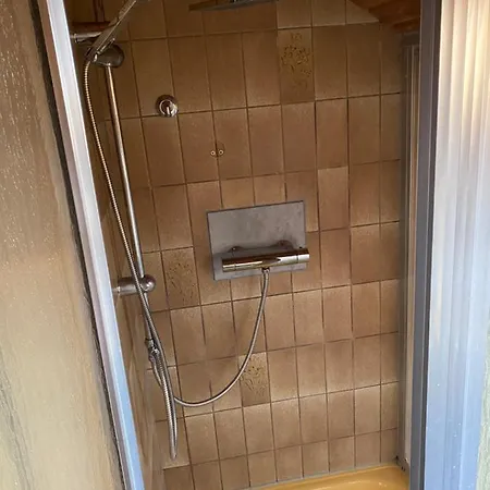 3 Zimmer Dachgeschosswohnung * بايروث